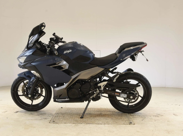 Мотоцикл Kawasaki NINJA400 с пробегом 7827 km
