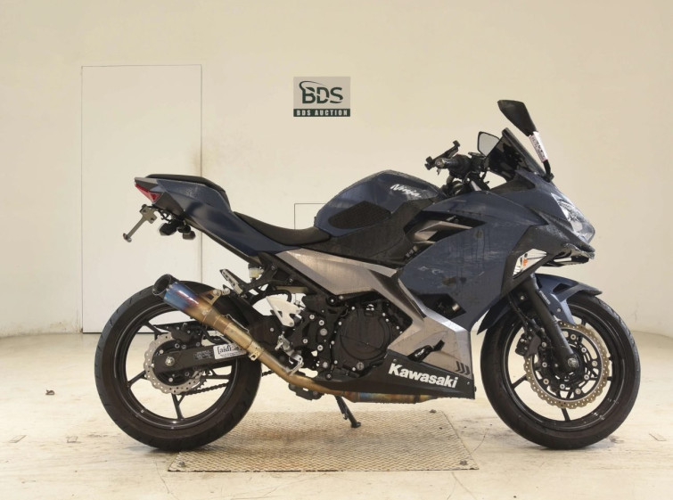 Мотоцикл Kawasaki NINJA400 с пробегом 7827 km