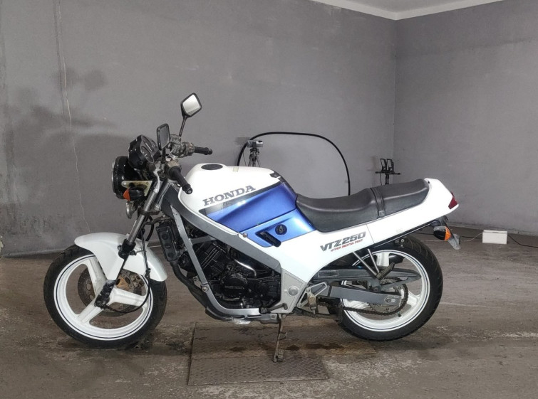 Мотоцикл Honda VTZ250 с пробегом 13460 km