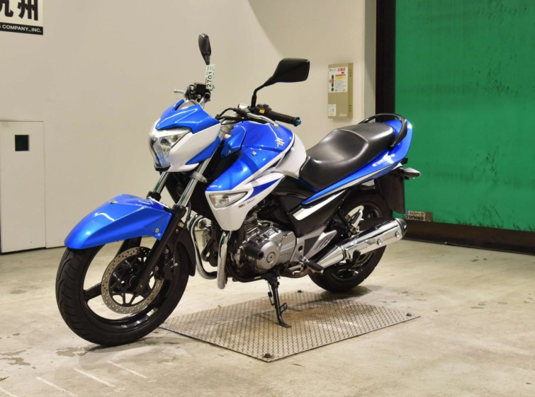 Мотоцикл Suzuki GSR250 з пробігом 23994 km