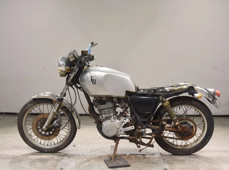 Мотоцикл Yamaha SR500 с пробегом 10863 km