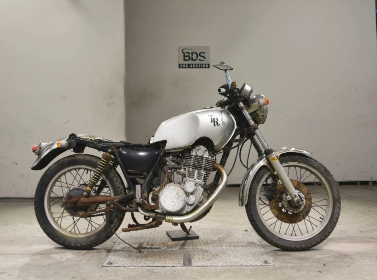 Мотоцикл Yamaha SR500 с пробегом 10863 km