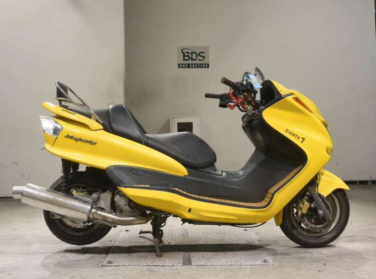 Мотоцикл Yamaha MAJESTY250