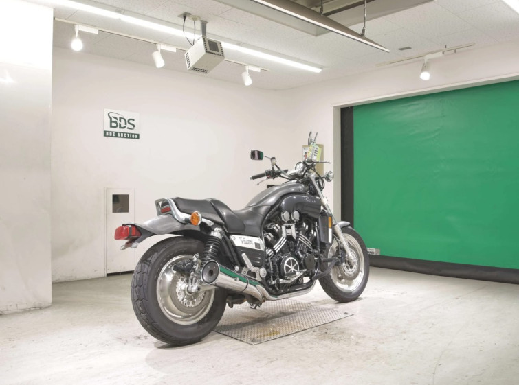 Мотоцикл Yamaha V-MAX1200 с пробегом 32950 m
