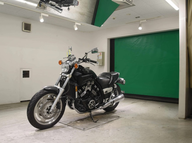 Мотоцикл Yamaha V-MAX1200 с пробегом 32950 m