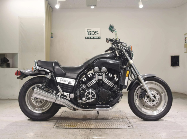 Мотоцикл Yamaha V-MAX1200 с пробегом 32950 m