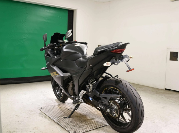 Мотоцикл Suzuki GIXXER SF250 с пробегом 42738 km