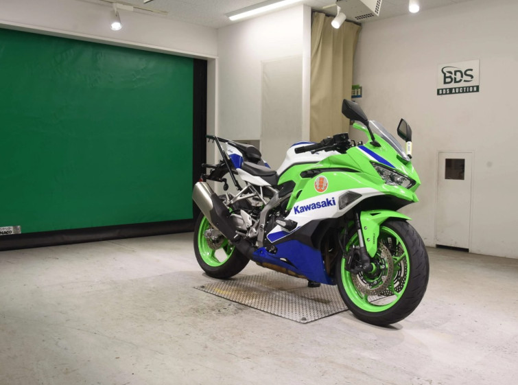 Мотоцикл Kawasaki ZX-4RR с пробегом 7817 km