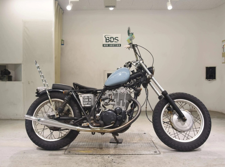 Мотоцикл Yamaha SR400-2 с пробегом 4698 km