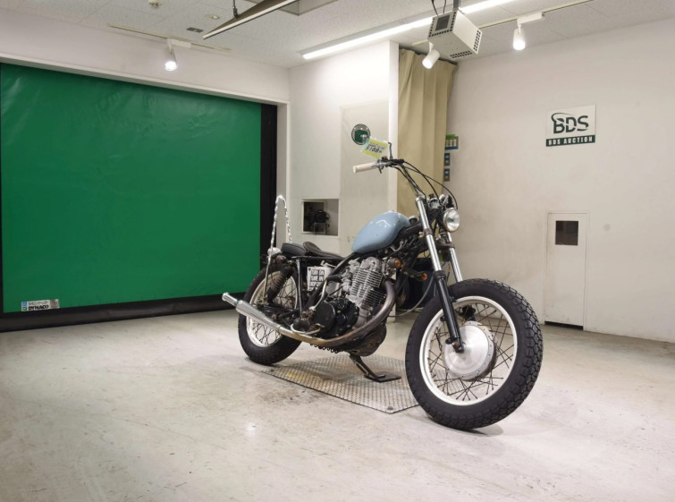 Мотоцикл Yamaha SR400-2 с пробегом 4698 km