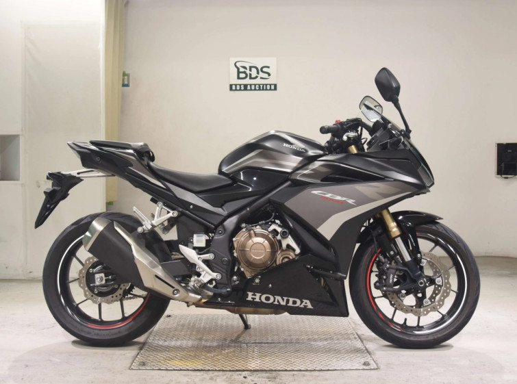 Мотоцикл Honda CBR400R с пробегом 12424 km