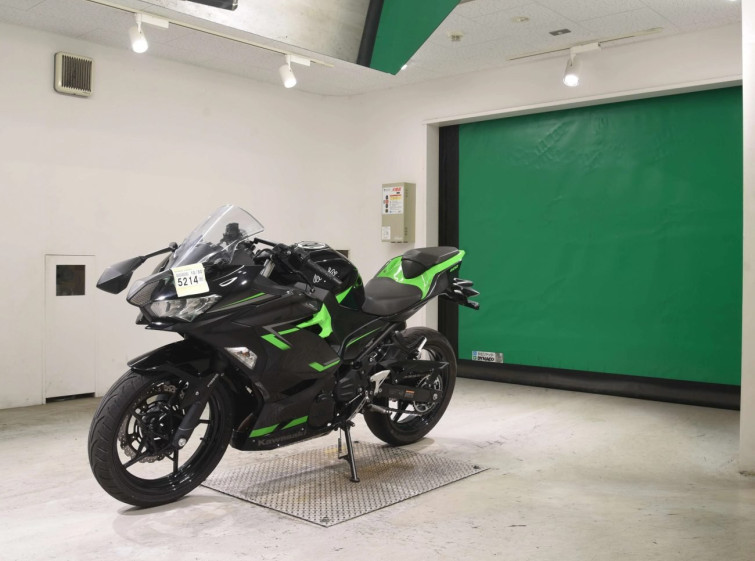 Мотоцикл Kawasaki NINJA400 с пробегом 18700 km
