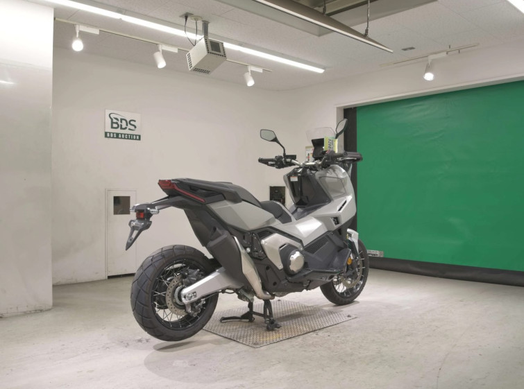 Мотоцикл Honda X-ADV750-2 з пробігом 7026 km