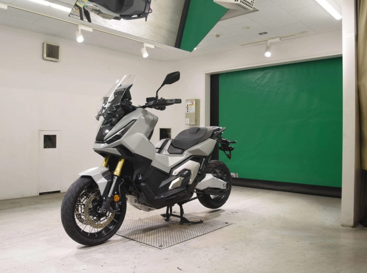 Мотоцикл Honda X-ADV750-2 з пробігом 7026 km
