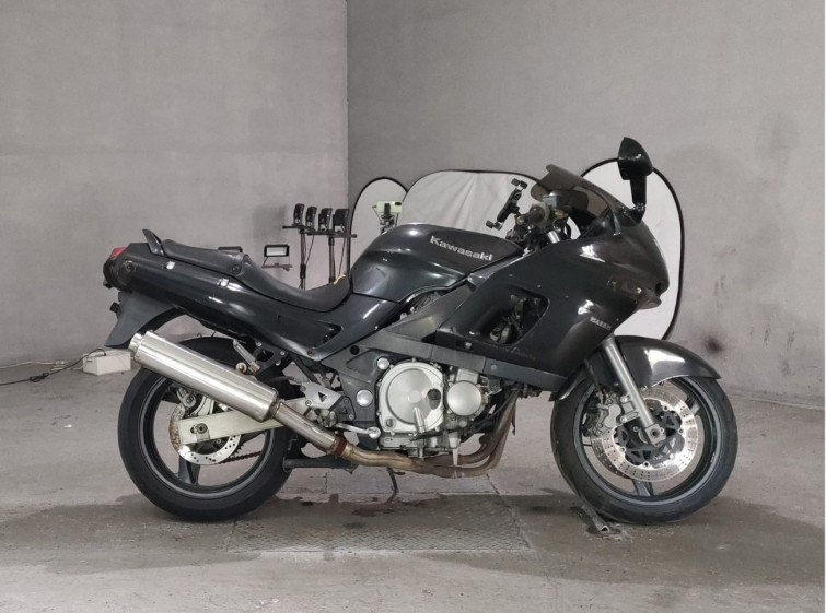 Мотоцикл Kawasaki ZZ-R400 с пробегом 37843 km