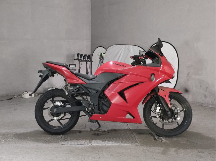 Мотоцикл Kawasaki NINJA250R с пробегом 14625 km