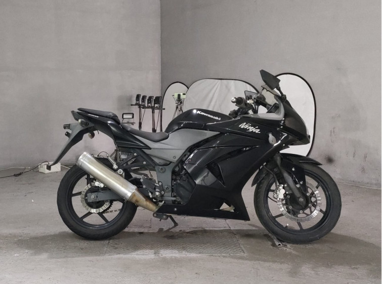 Мотоцикл Kawasaki NINJA250R с пробегом 61582 km