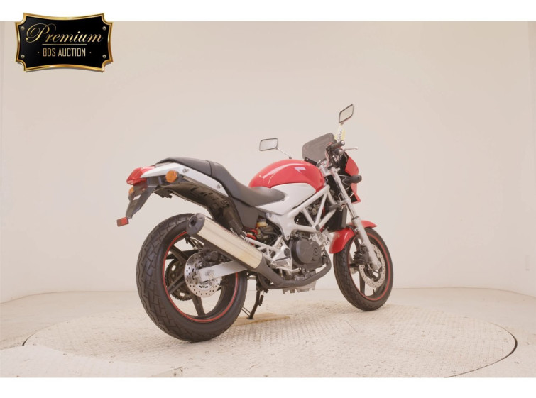 Мотоцикл Honda VTR250 с пробегом 5085 km