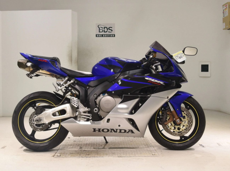 Мотоцикл Honda CBR1000RR с пробегом 25522 km