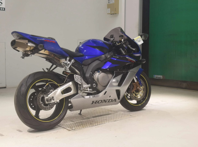 Мотоцикл Honda CBR1000RR с пробегом 25522 km