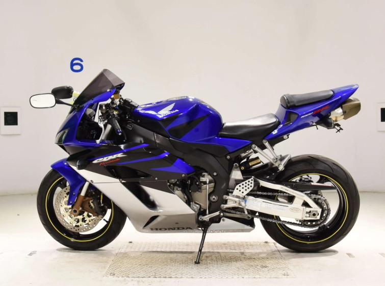 Мотоцикл Honda CBR1000RR с пробегом 25522 km