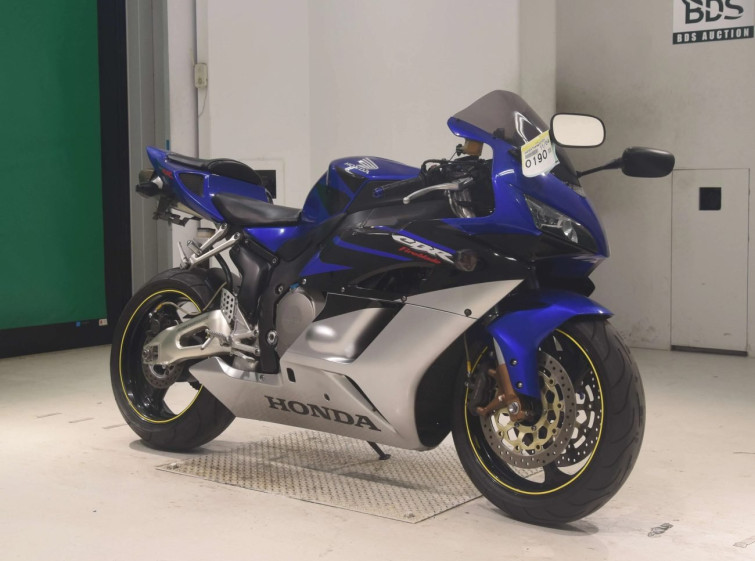 Мотоцикл Honda CBR1000RR с пробегом 25522 km