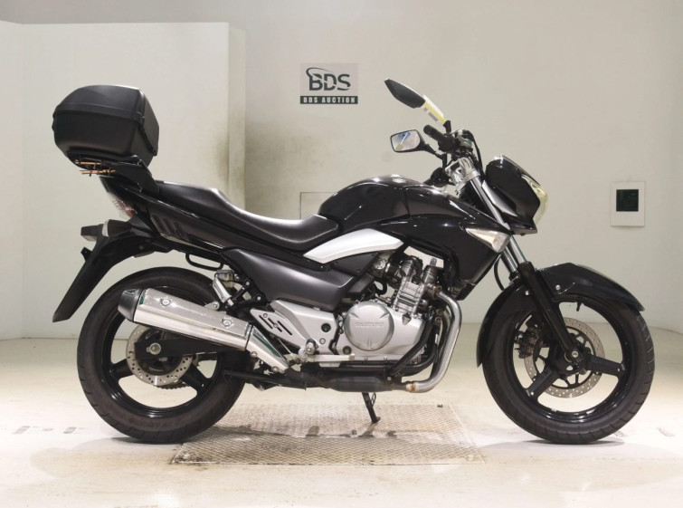Мотоцикл Suzuki GSR250 з пробігом 16582 km