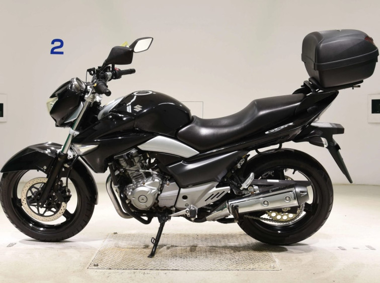 Мотоцикл Suzuki GSR250 з пробігом 16582 km