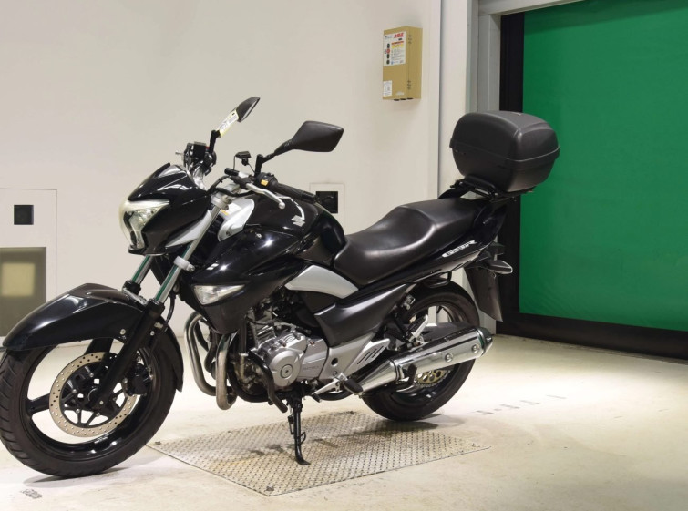 Мотоцикл Suzuki GSR250 з пробігом 16582 km