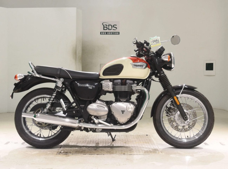 Мотоцикл Triumph BONNEVILLE T100 с пробегом 9749 km