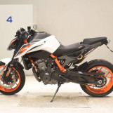 Мотоцикл KTM 890 DUKE R с пробегом 5946 km