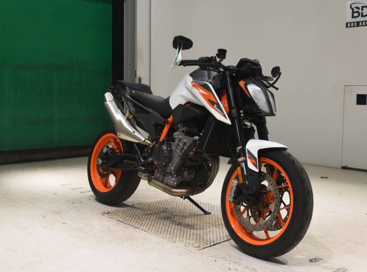 Мотоцикл KTM 890 DUKE R с пробегом 5946 km