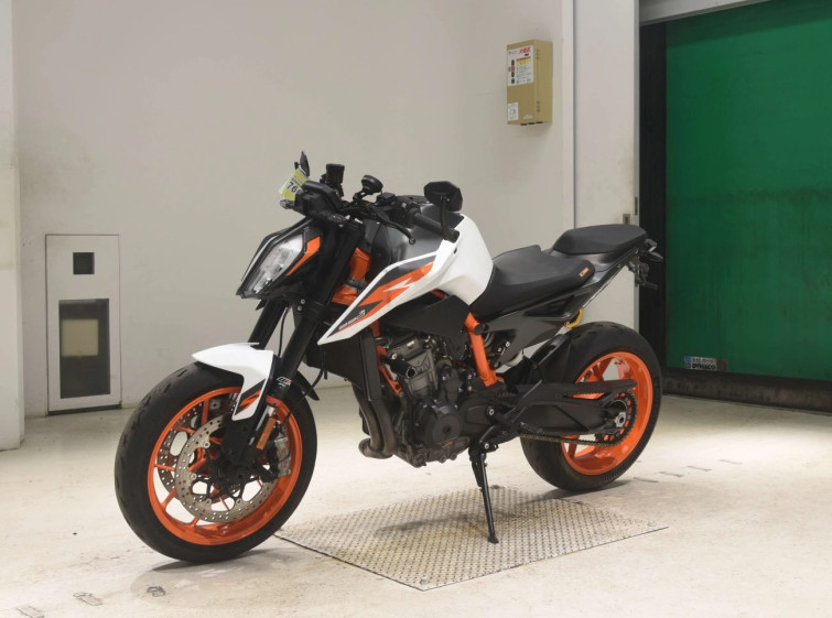 Мотоцикл KTM 890 DUKE R с пробегом 5946 km