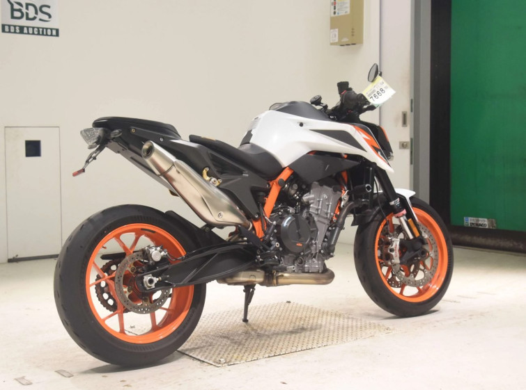 Мотоцикл KTM 890 DUKE R с пробегом 5946 km