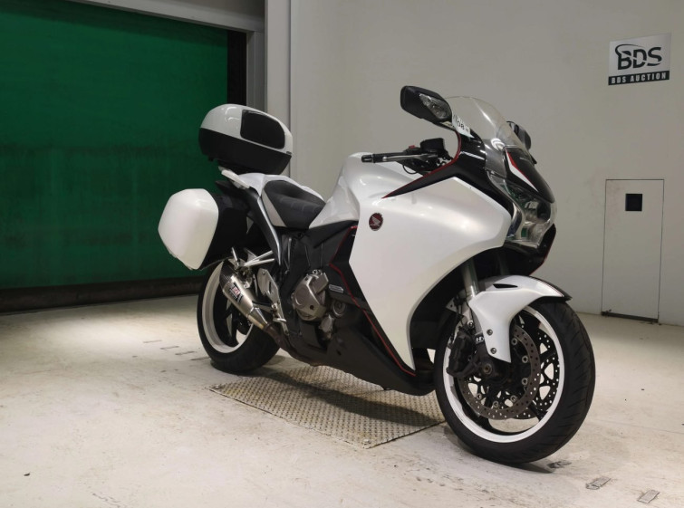 Мотоцикл Honda VFR1200FD с пробегом 61858 km