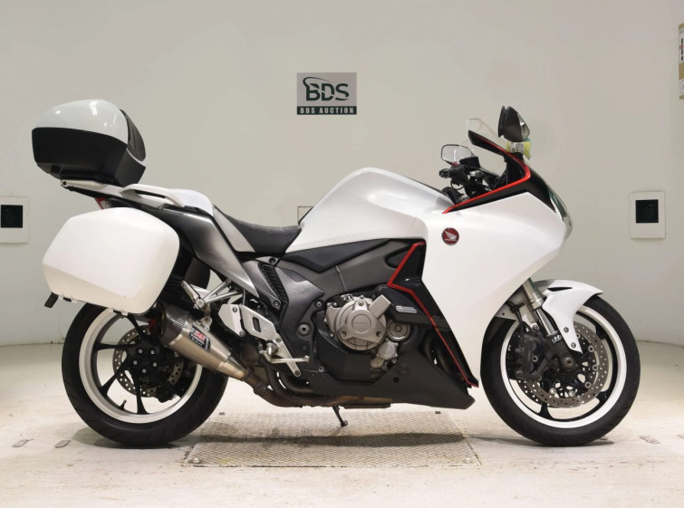 Мотоцикл Honda VFR1200FD с пробегом 61858 km