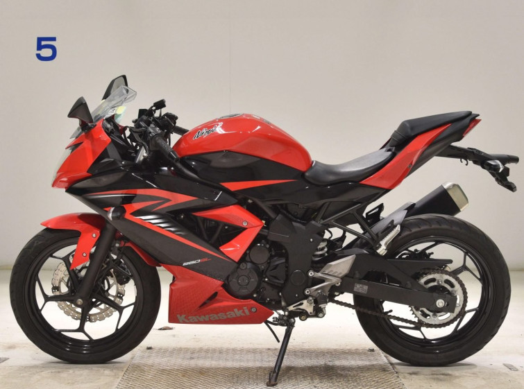 Мотоцикл Kawasaki NINJA250 с пробегом 9214 km