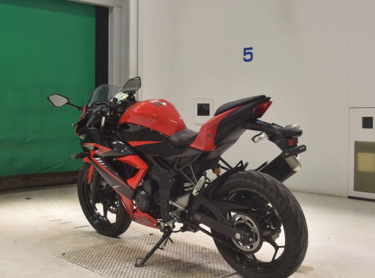 Мотоцикл Kawasaki NINJA250 с пробегом 9214 km
