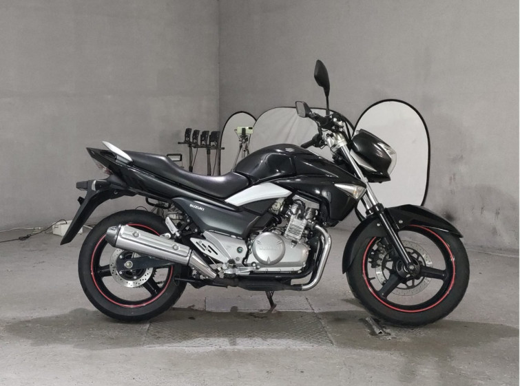 Мотоцикл Suzuki GSR250 з пробігом 14558 km