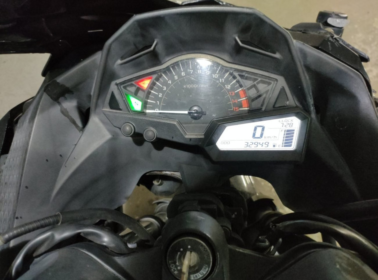 Мотоцикл Kawasaki NINJA250 с пробегом 32949 km