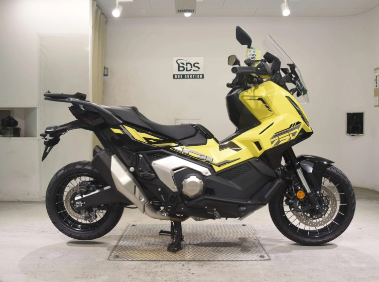 Мотоцикл Honda X-ADV750-2 з пробігом 1151 km