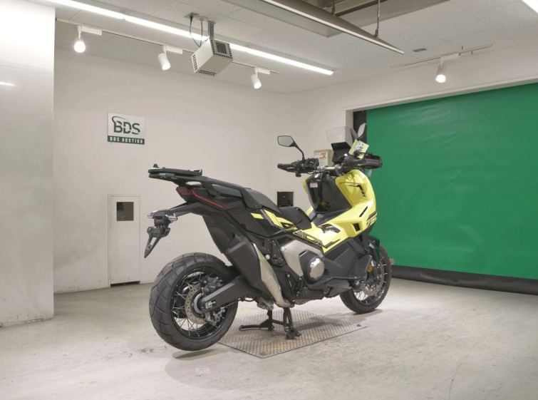 Мотоцикл Honda X-ADV750-2 з пробігом 1151 km