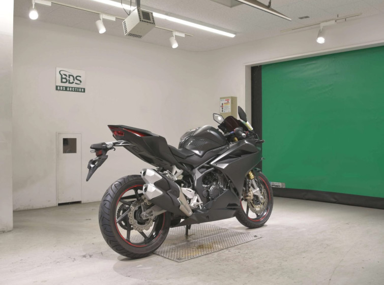 Мотоцикл Honda CBR250RR с пробегом 12251 km