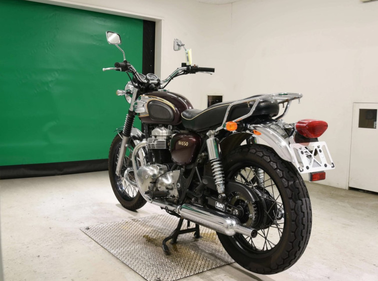 Мотоцикл Kawasaki W650 з пробігом 35422 km