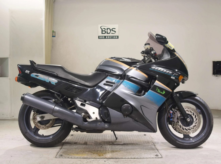 Мотоцикл Honda CBR1000F з пробігом 33677 km