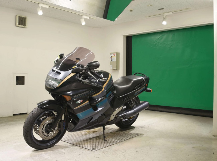 Мотоцикл Honda CBR1000F з пробігом 33677 km