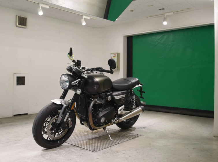 Мотоцикл Triumph SPEED TWIN з пробігом 7073 km