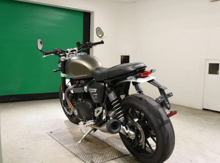 Мотоцикл Triumph SPEED TWIN з пробігом 7073 km