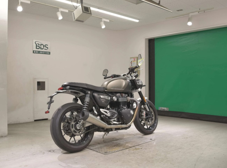 Мотоцикл Triumph SPEED TWIN з пробігом 7073 km