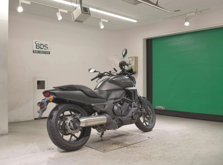 Мотоцикл Honda CTX700N з пробігом 6079 km